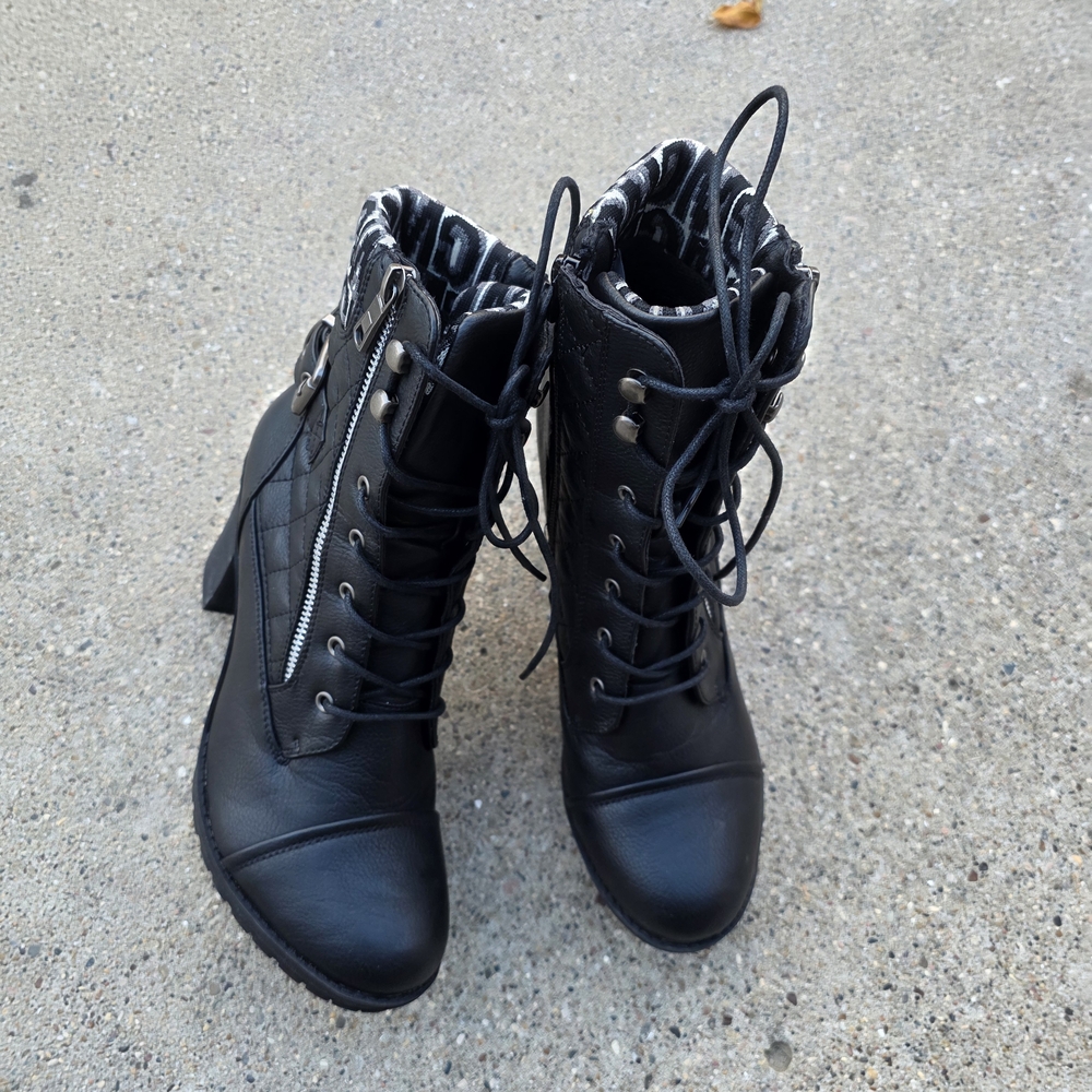 Global Win Stylish Black Women's Boots Size 10